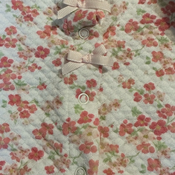 Gently used Laura Ashley Baby 0-3 months one piece footie pajamas - Picture 6 of 9